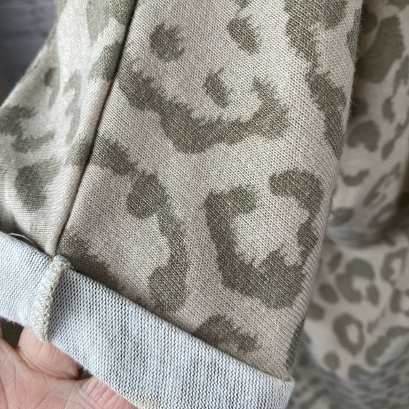 Leopard Print Oversized Duster Cardigan size Medium - Picture 4 of 8